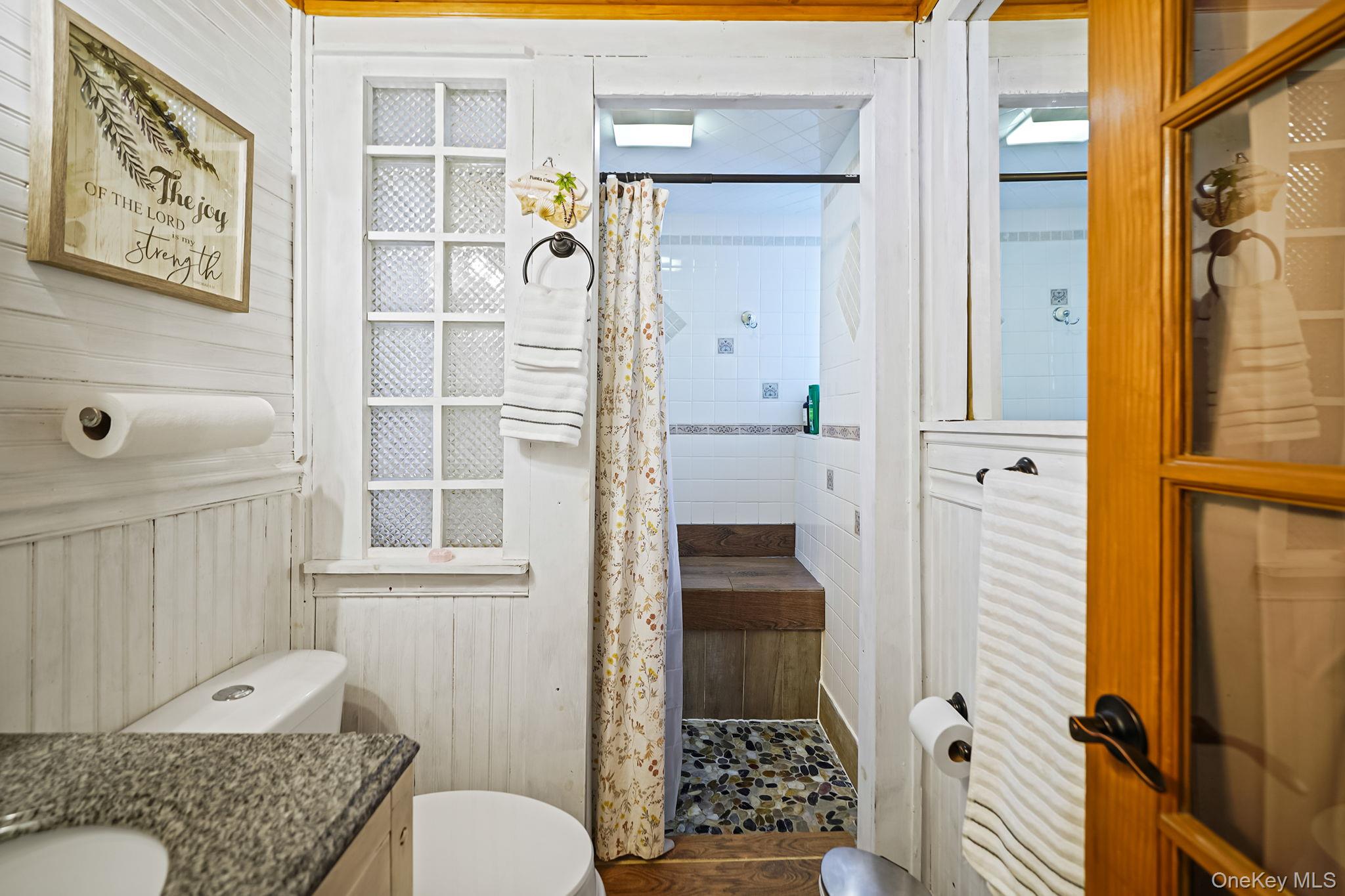 #18 photo, 15 18th Avenue, Bay Shore , NY 11706