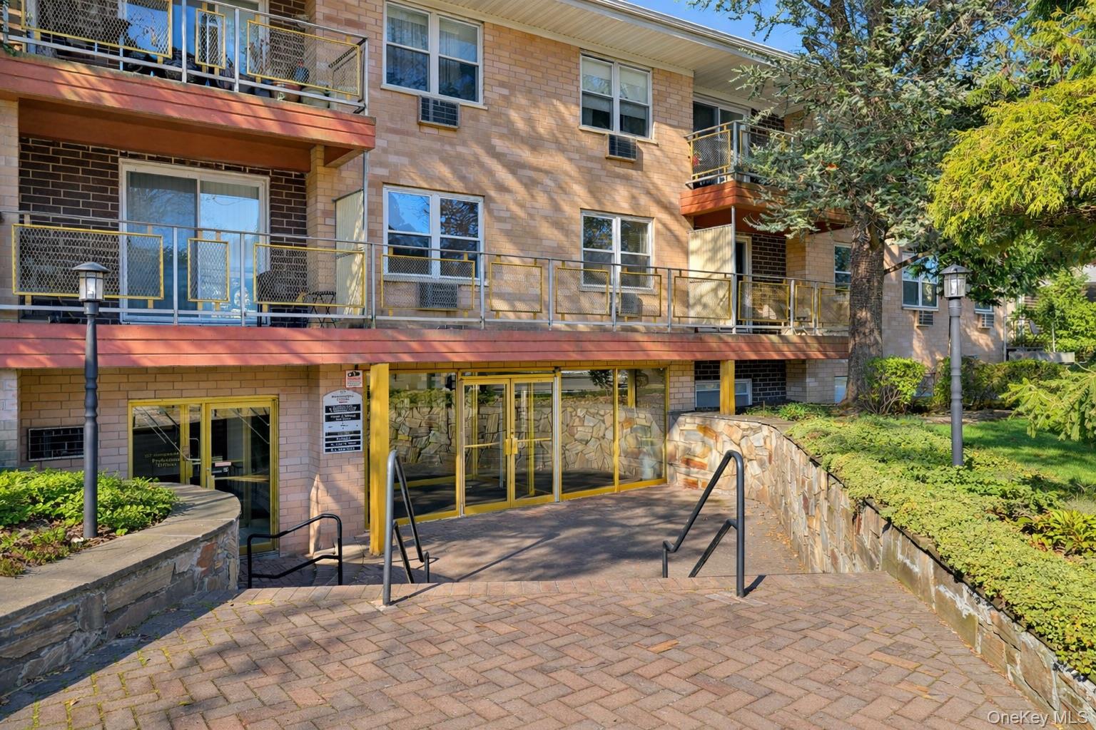 #16 photo, 157 Hempstead Avenue, Lynbrook , NY 11563