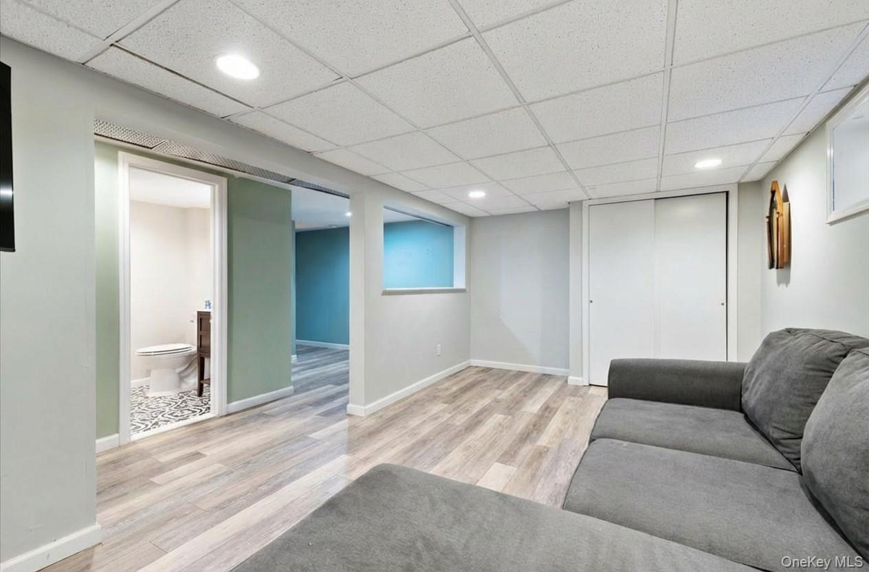 #16 photo, 69 Hawthorne Street, नासाउ काउंटी Massapequa , NY 11758