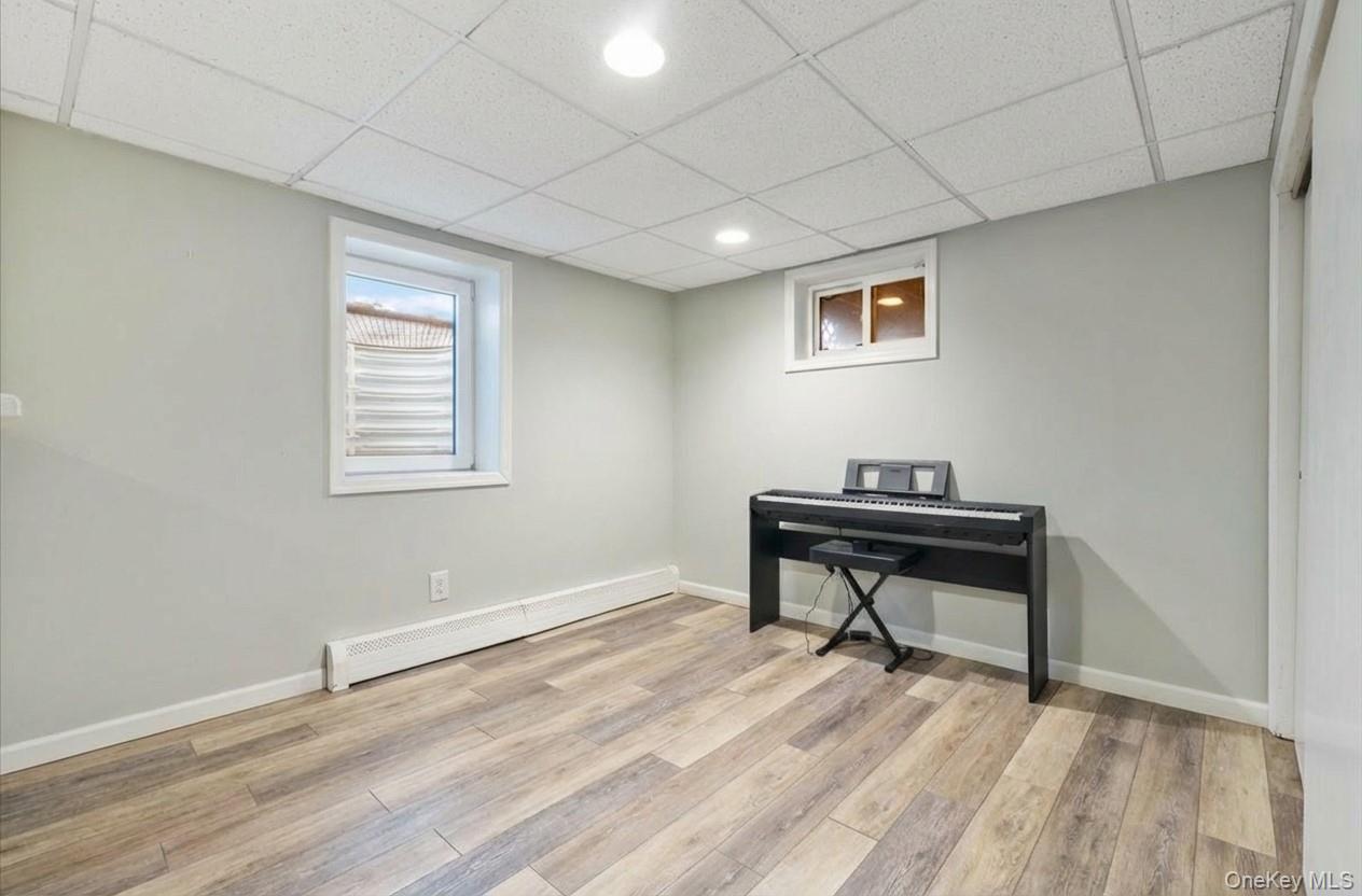 #17 photo, 69 Hawthorne Street, नासाउ काउंटी Massapequa , NY 11758