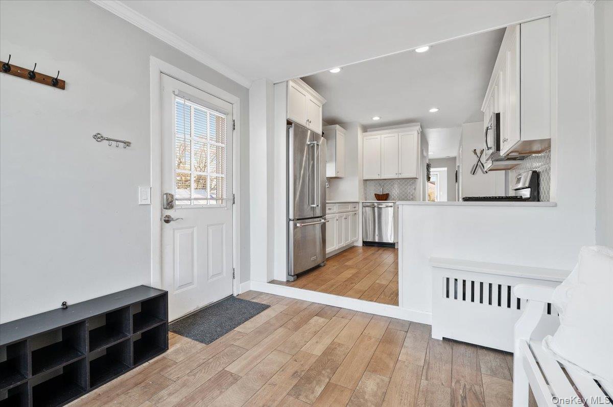 #5 photo, 69 Hawthorne Street, नासाउ काउंटी Massapequa , NY 11758