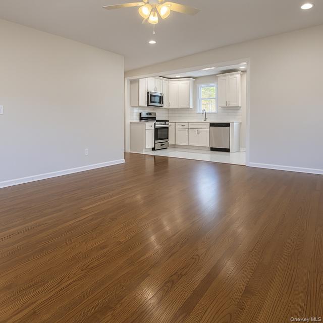 #5 photo, 29 Avon Road, Hewlett , NY 11557