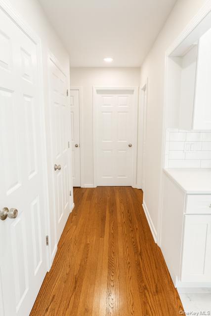 #8 photo, 29 Avon Road, Hewlett , NY 11557