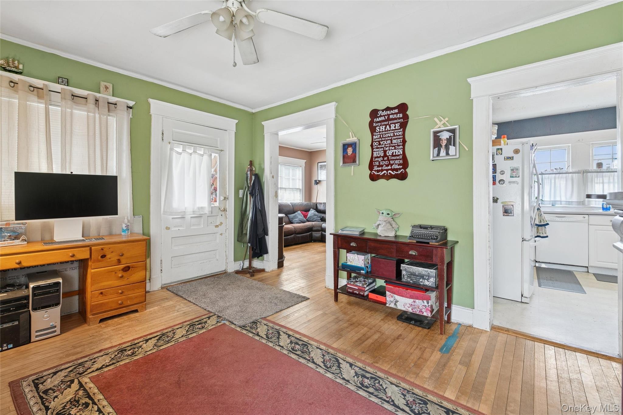 #4 photo, 73 Redmond Avenue, Bay Shore , NY 11706