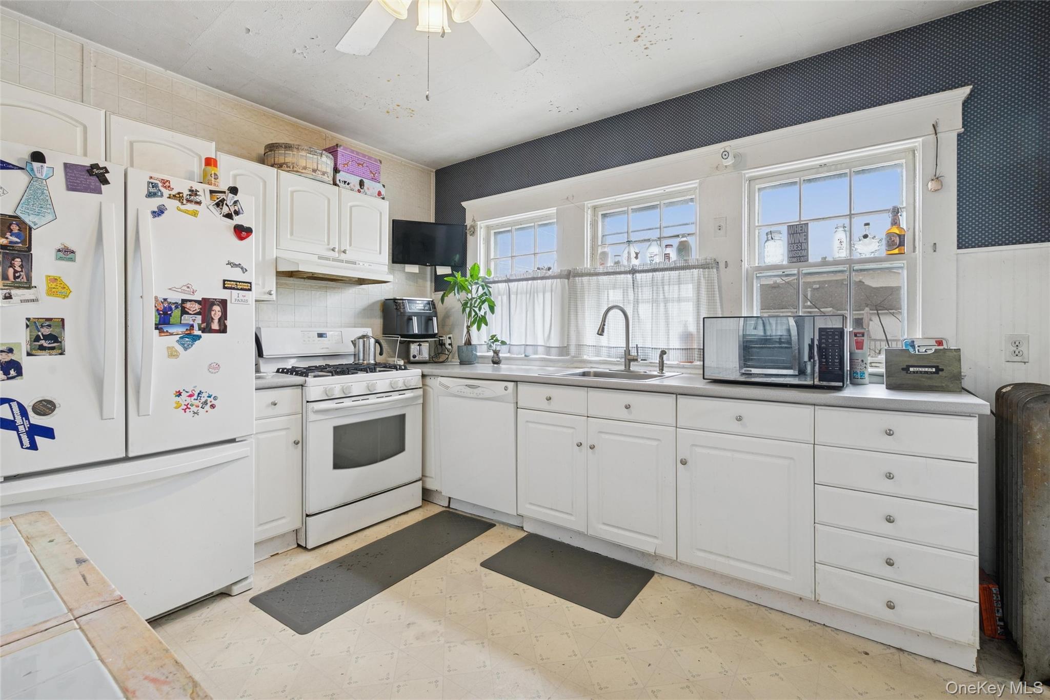 #5 photo, 73 Redmond Avenue, Bay Shore , NY 11706