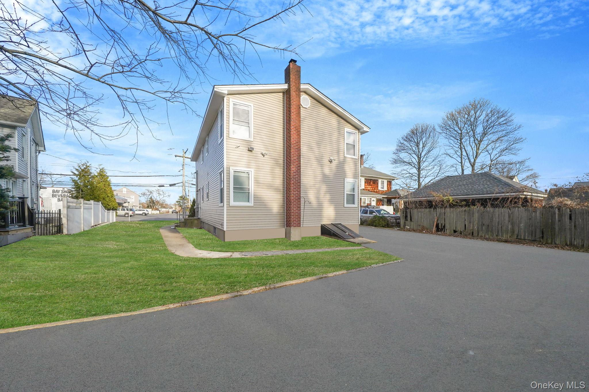 #19 photo, 130 5th Avenue, Bay Shore , NY 11706