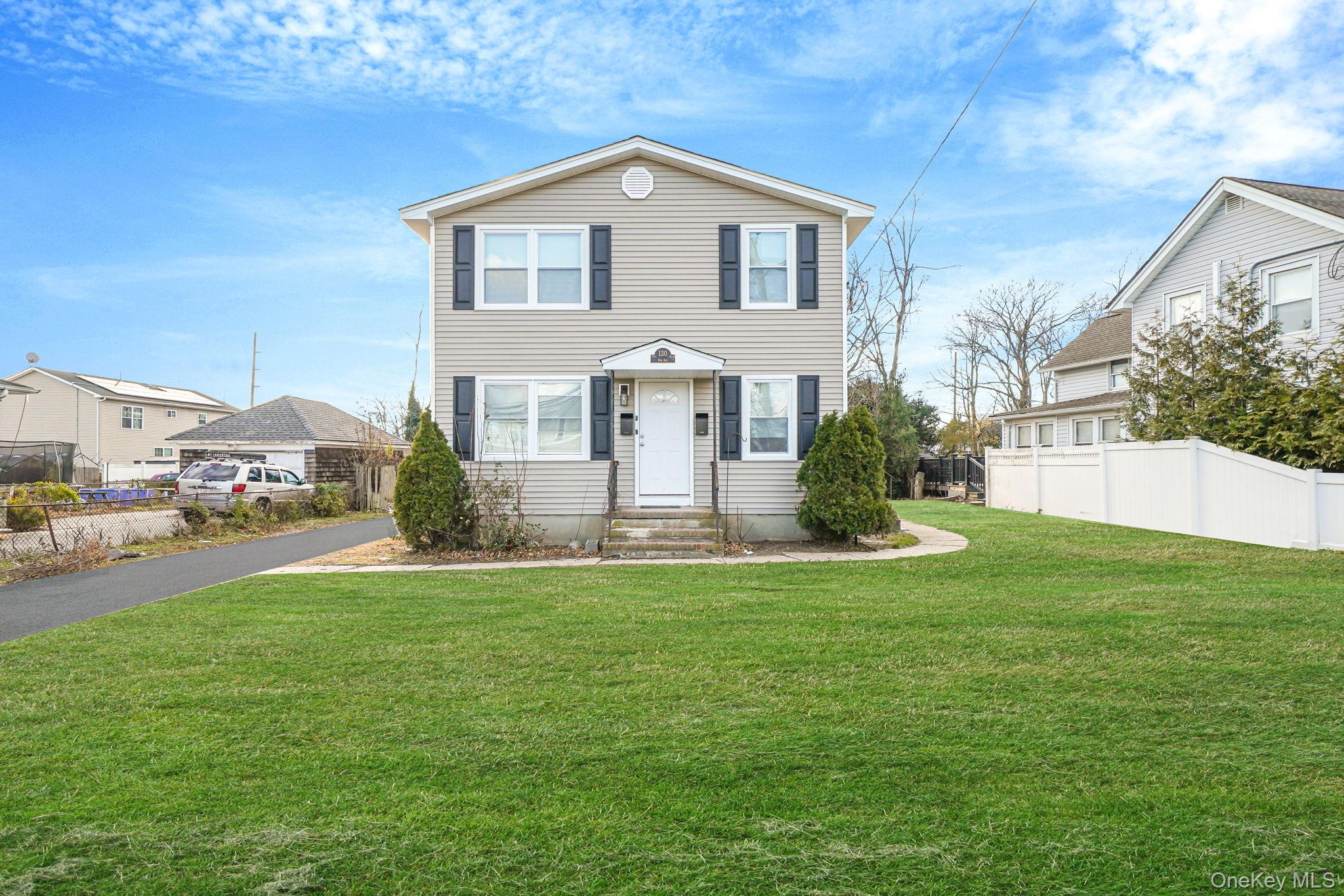 #2 photo, 130 5th Avenue, Bay Shore , NY 11706