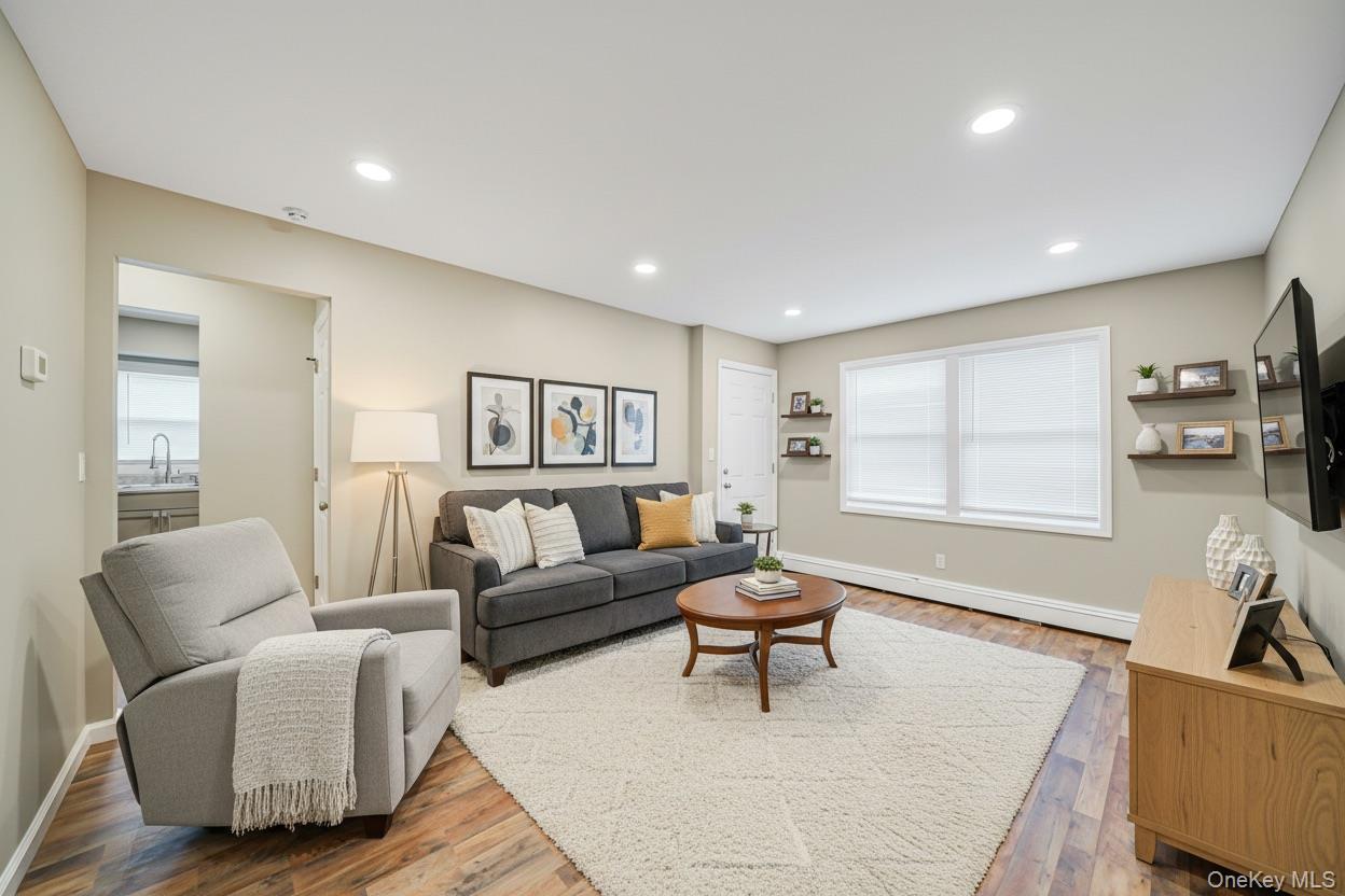 #9 photo, 130 5th Avenue, Bay Shore , NY 11706