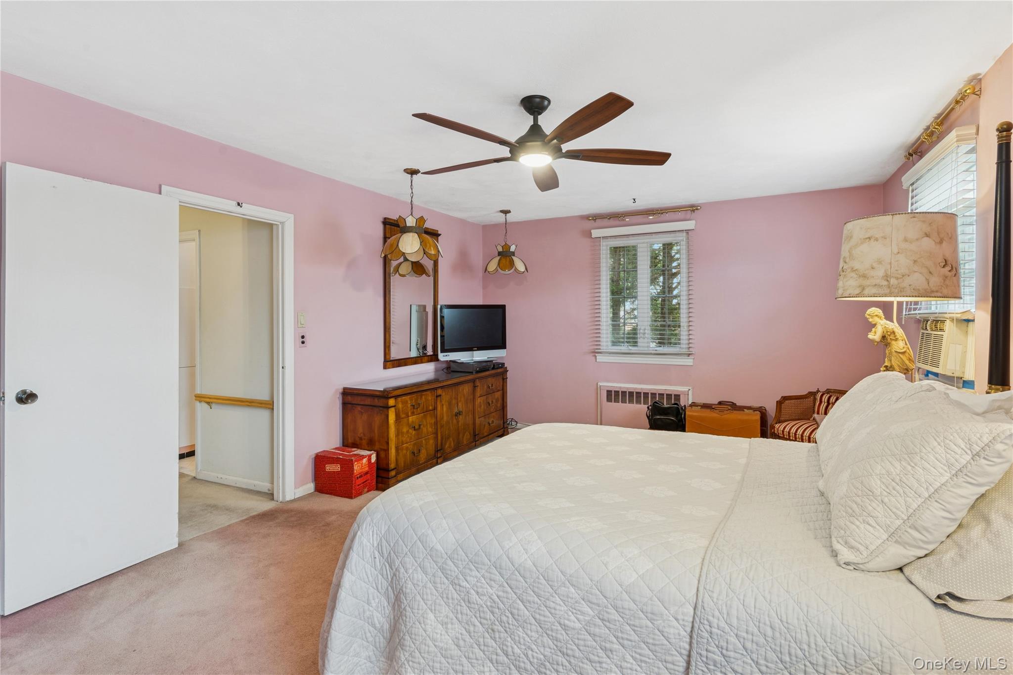 #19 photo, 166-07 Union Turnpike, Fresh Meadows , NY 11366