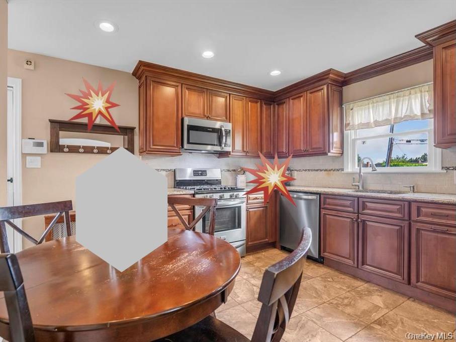 #4 photo, 91 7th Street, Hicksville , NY 11801