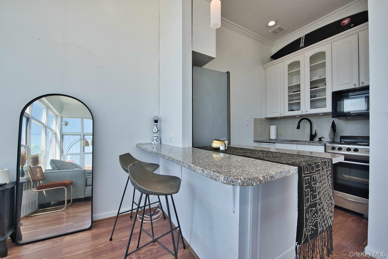 #11 photo, 855 Broadway, Long Beach , NY 11561