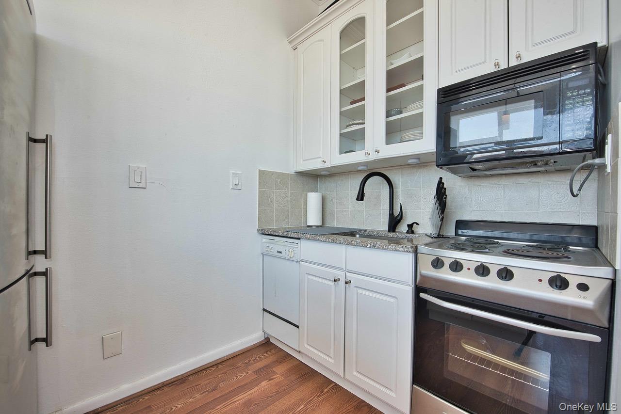 #12 photo, 855 Broadway, Long Beach , NY 11561