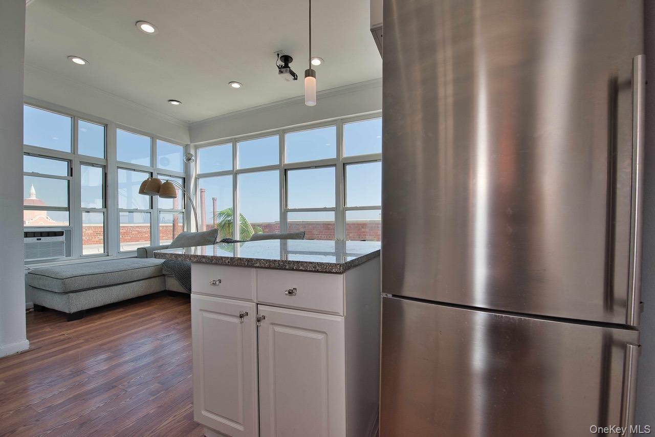 #13 photo, 855 Broadway, Long Beach , NY 11561