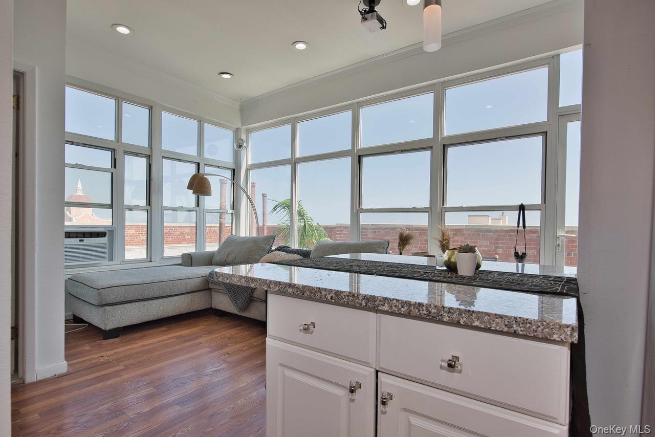 #14 photo, 855 Broadway, Long Beach , NY 11561