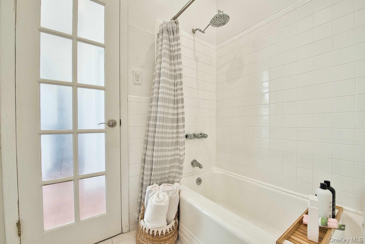 #18 photo, 855 Broadway, Long Beach , NY 11561