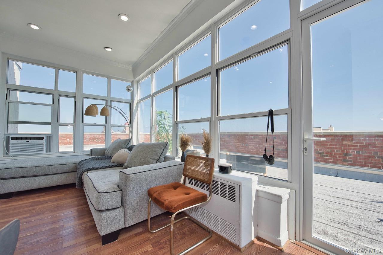 #9 photo, 855 Broadway, Long Beach , NY 11561