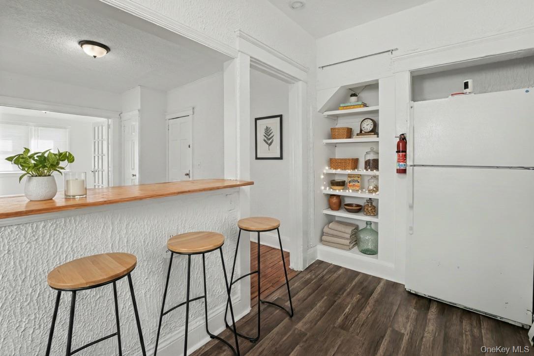 #5 photo, 7 S Atlantic Street, Bay Shore , NY 11706