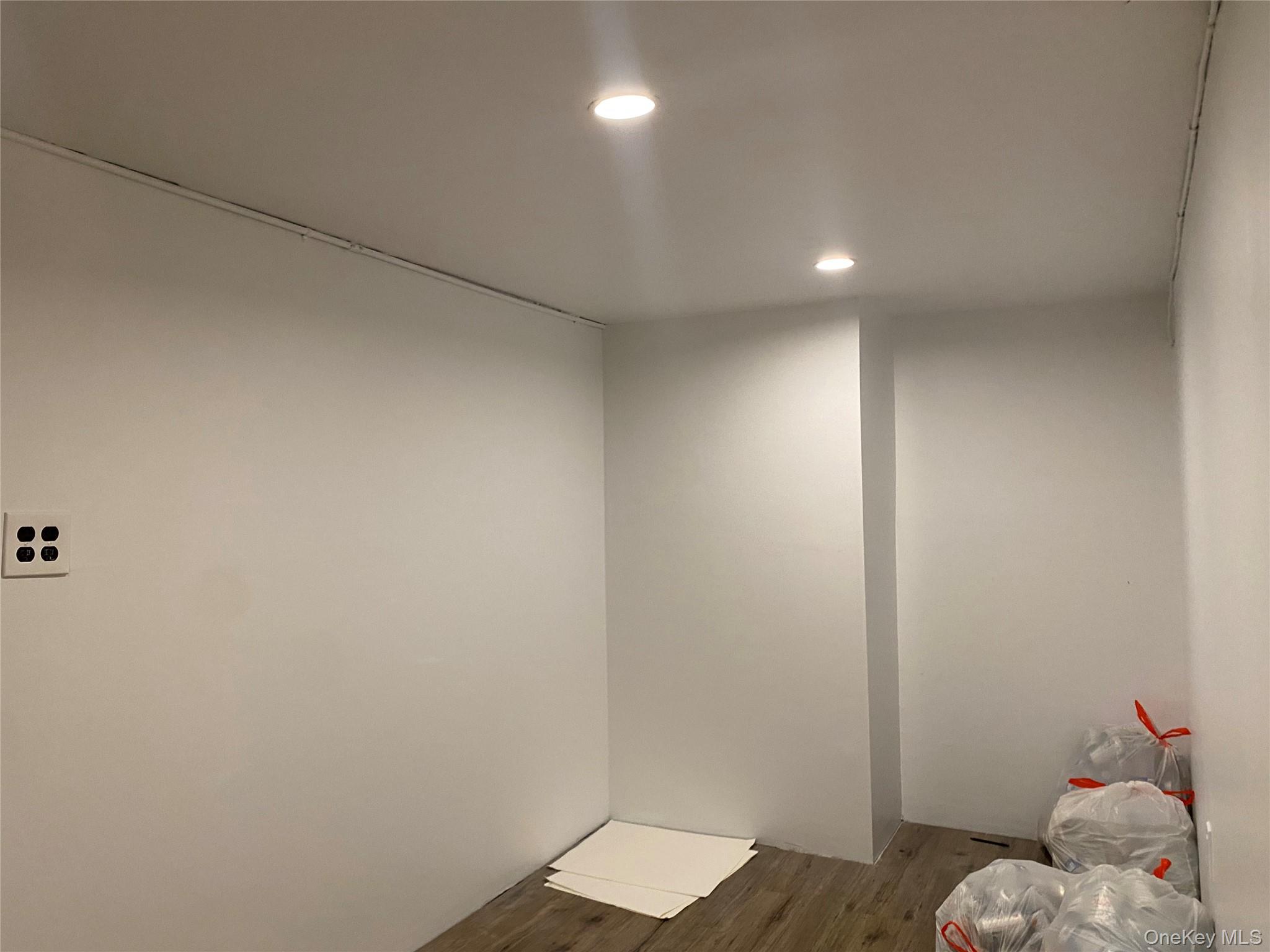 #2 photo, 1285 Montauk Highway, Copiague , NY 11726