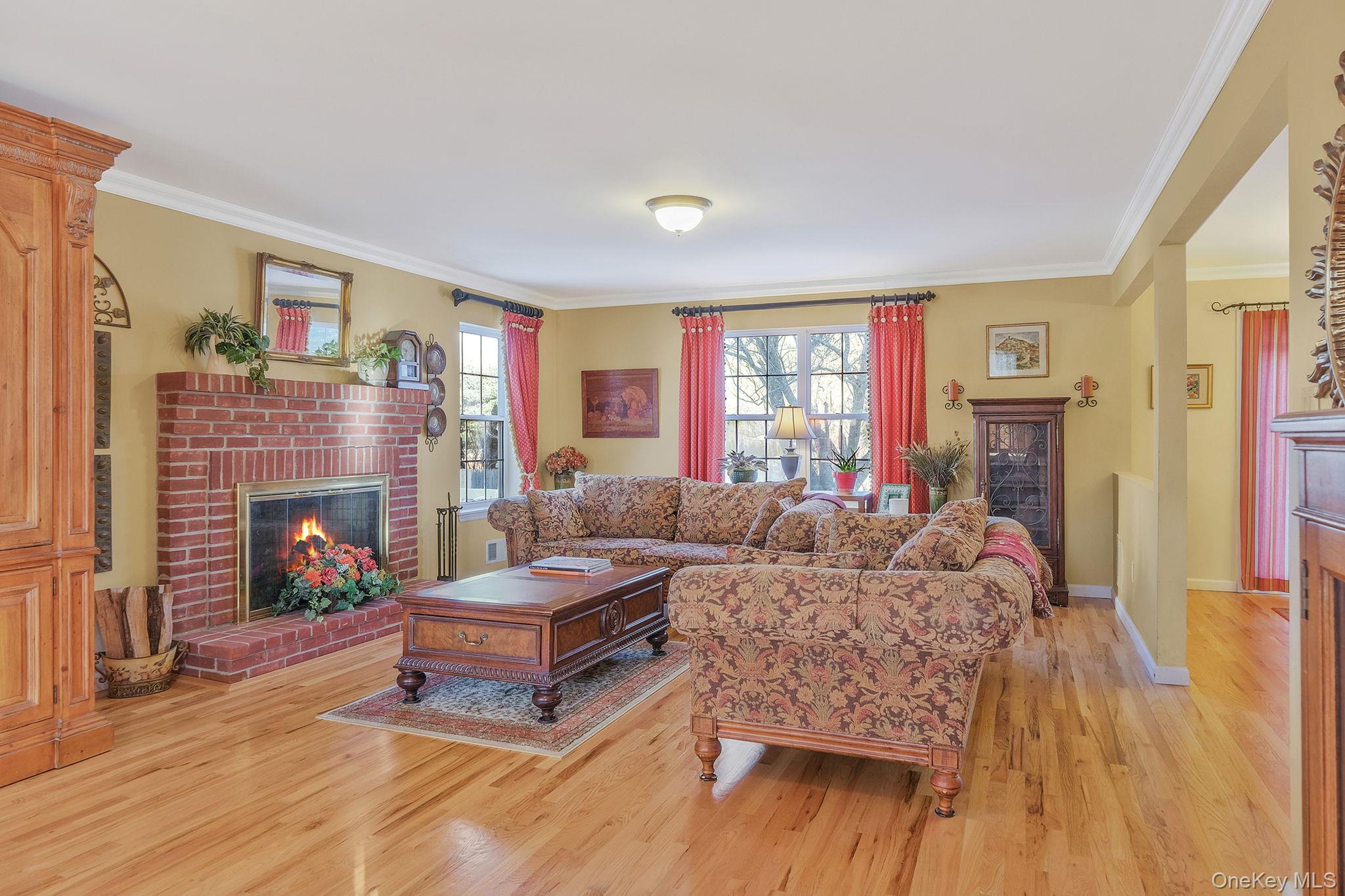 #11 photo, 5 Old Neck Court, Manorville , NY 11949