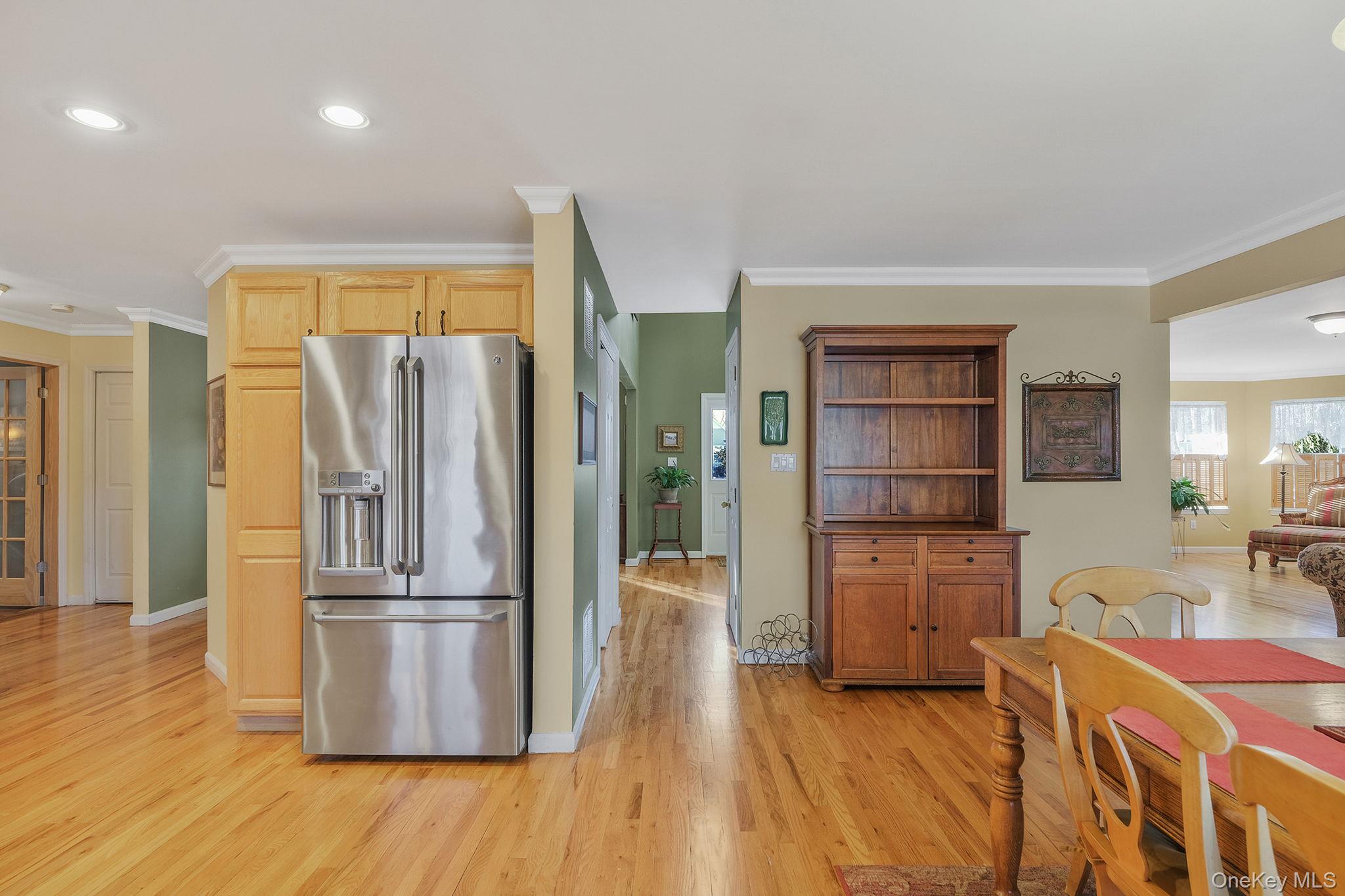 #18 photo, 5 Old Neck Court, Manorville , NY 11949