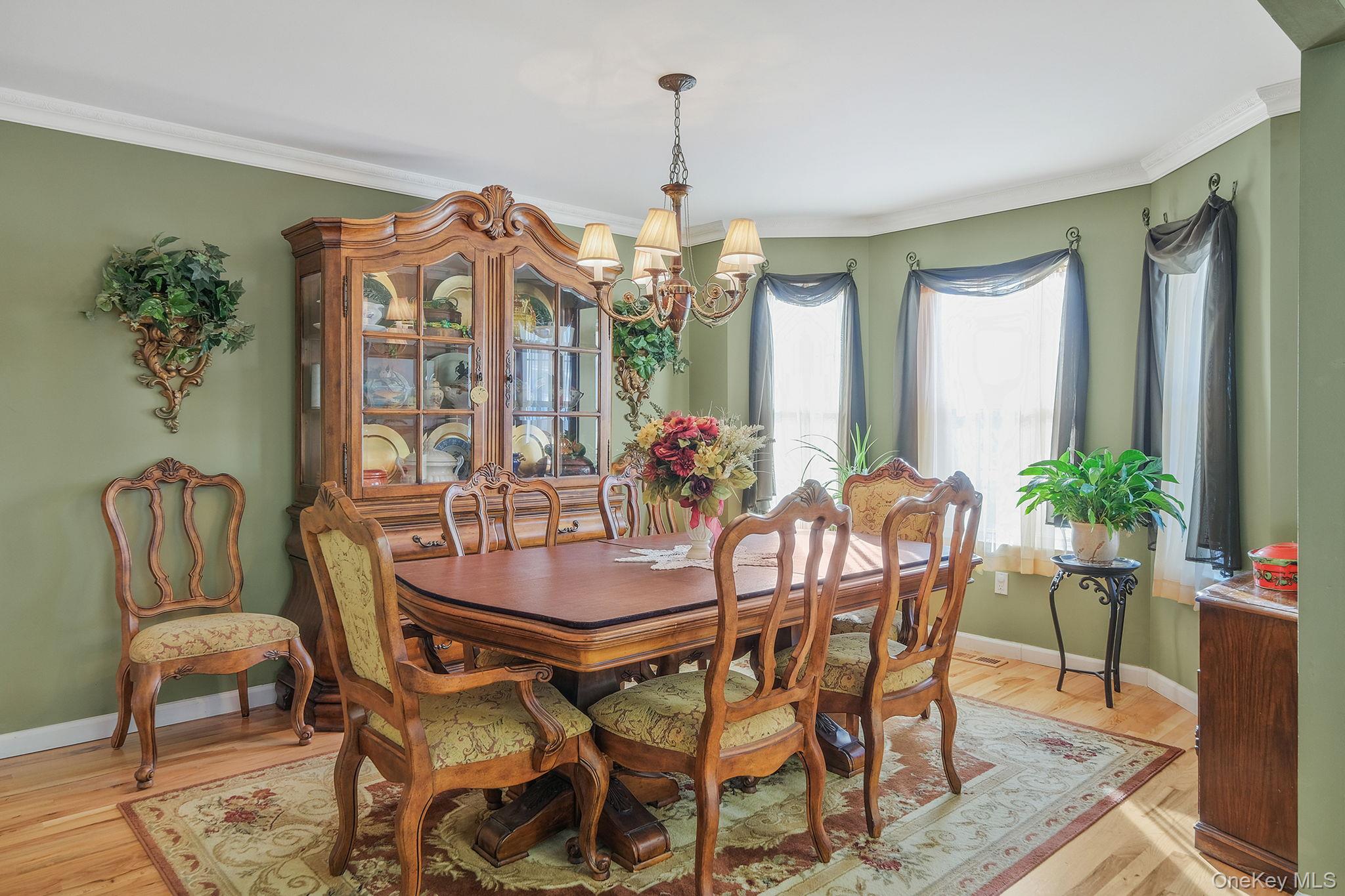 #6 photo, 5 Old Neck Court, Manorville , NY 11949