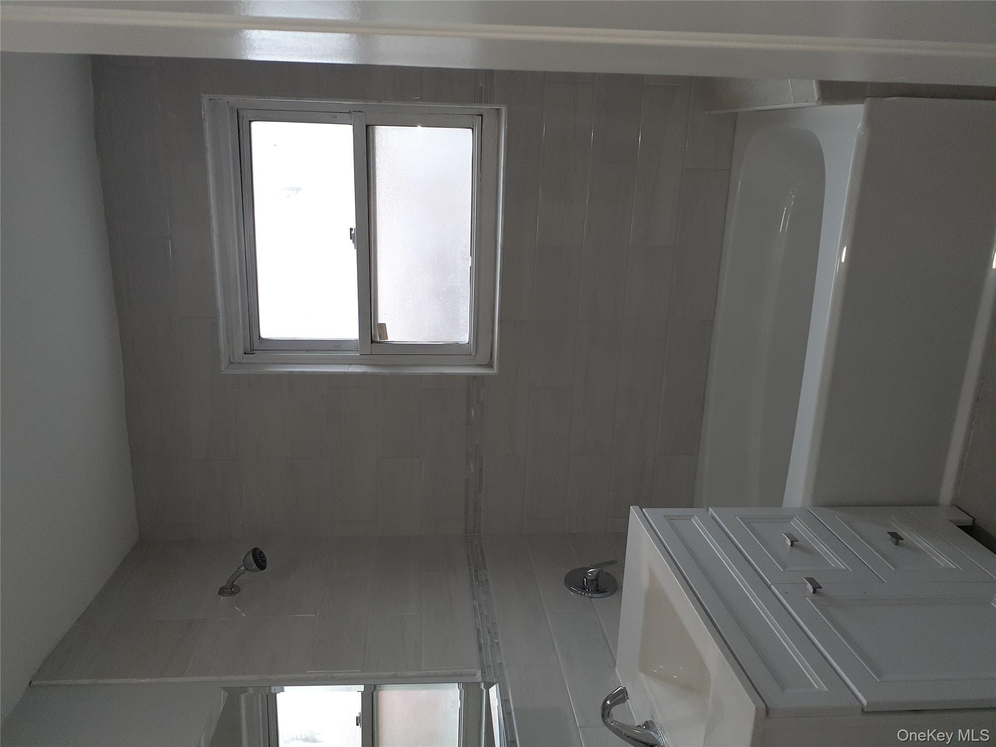 #13 photo, 1042 E 233rd Street, ब्रोंक्स Bronx , NY 10466