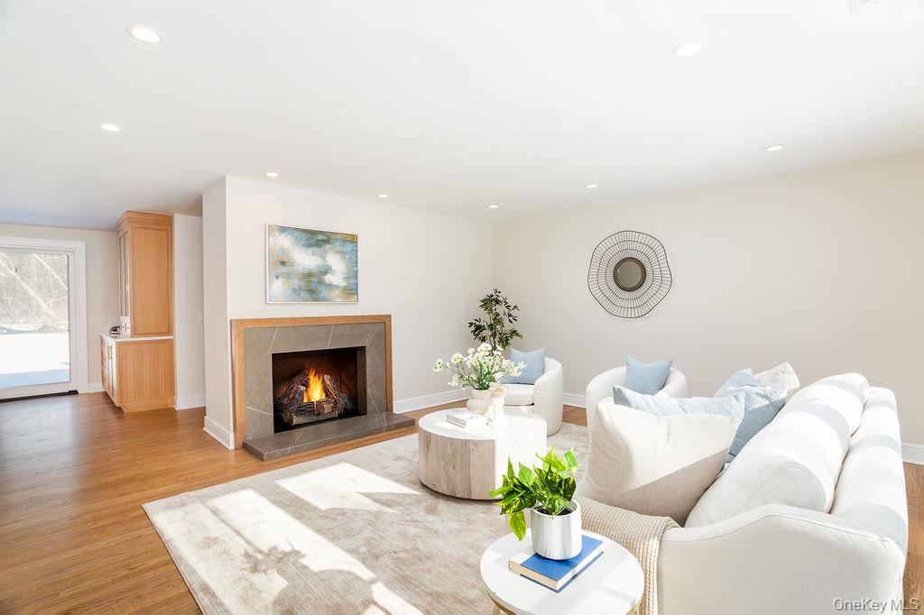 #14 photo, 49 Salisbury Road, 코네티컷주 Call Listing Agent , CT 06820