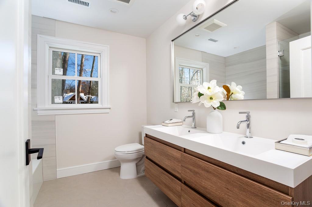 #18 photo, 49 Salisbury Road, 코네티컷주 Call Listing Agent , CT 06820