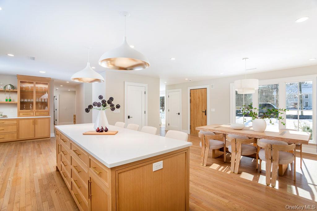 #7 photo, 49 Salisbury Road, 코네티컷주 Call Listing Agent , CT 06820