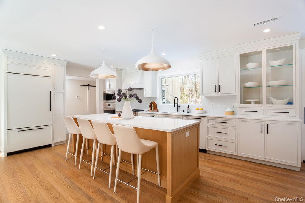 #8 photo, 49 Salisbury Road, 코네티컷주 Call Listing Agent , CT 06820