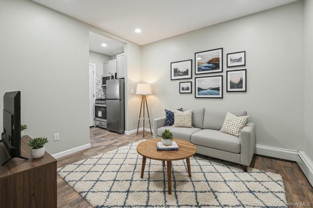 #6 photo, 7 S Atlantic Street, Bay Shore , NY 11706