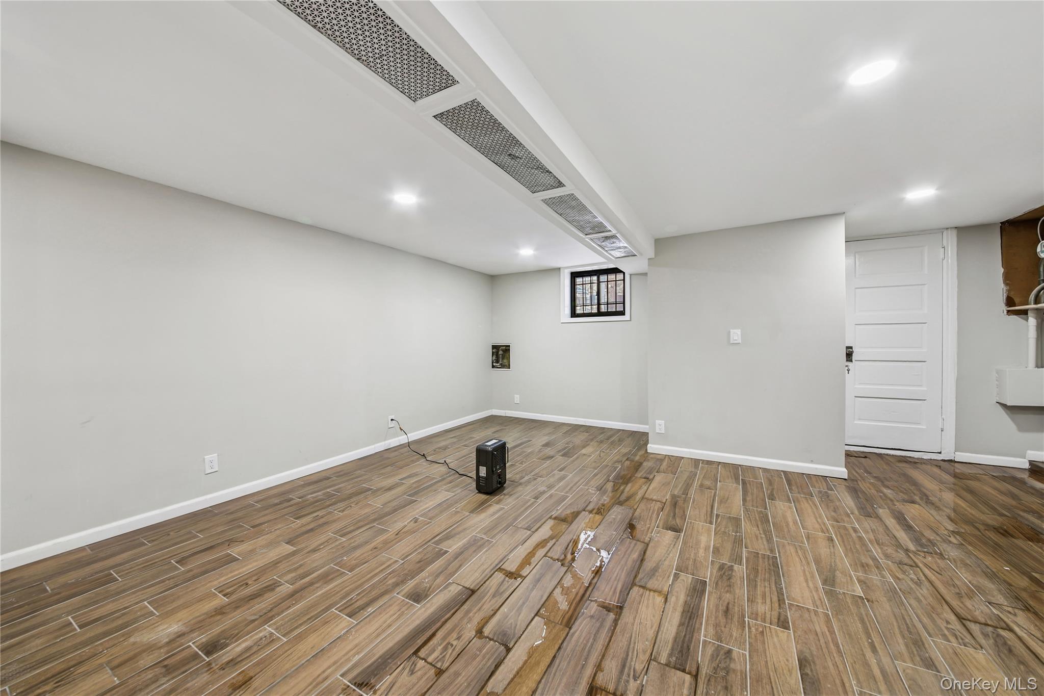 #11 photo, 3019 84th Street, Jackson Heights , NY 11370