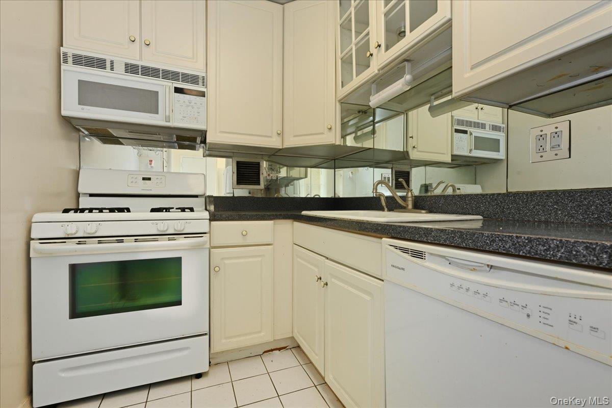 #17 photo, 175-20 Wexford Terrace, Jamaica Estates , NY 11432