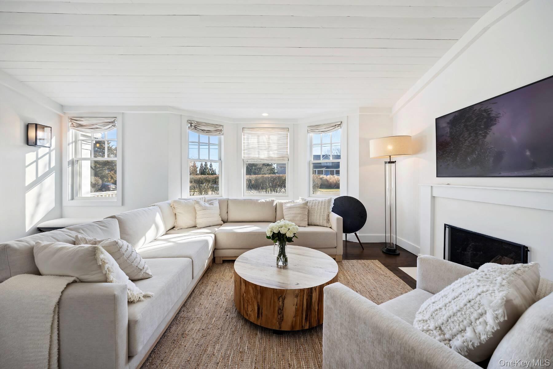 #5 photo, 30 Exchange Place, Westhampton Beach , NY 11978