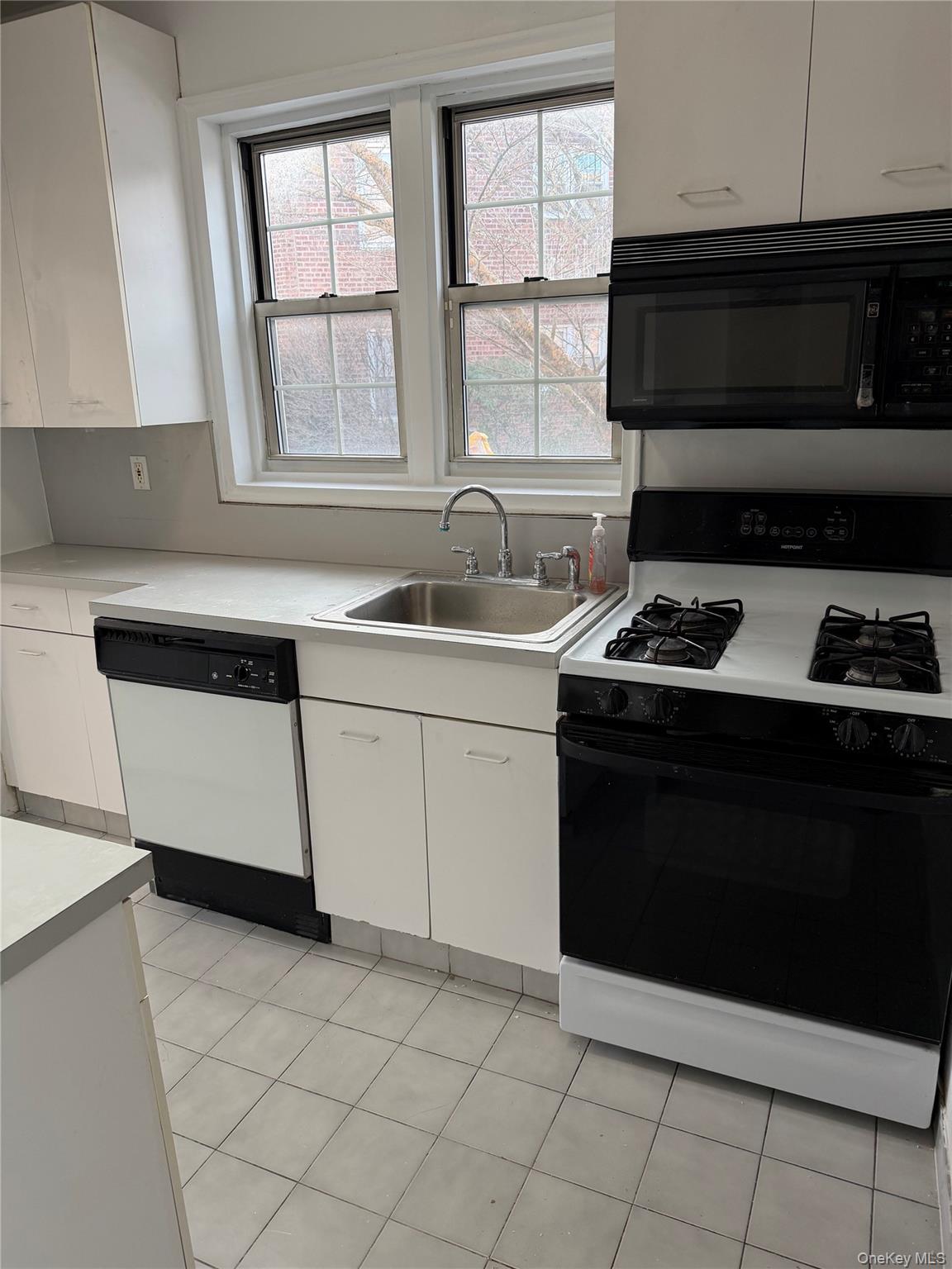 #6 photo, 250 Central Avenue, Lawrence , NY 11559