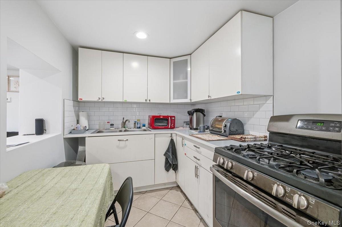 #17 photo, 1210 Plainview Avenue, Far Rockaway , NY 11691