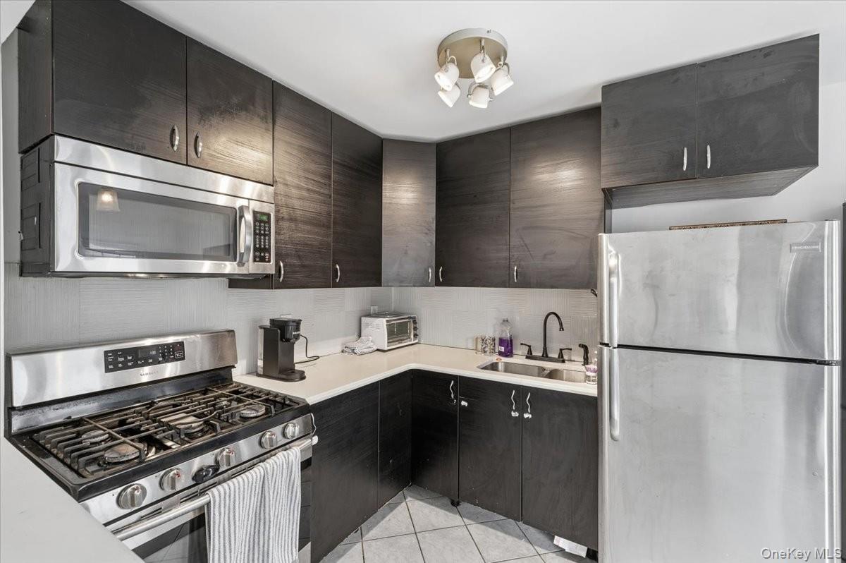 #7 photo, 1210 Plainview Avenue, Far Rockaway , NY 11691