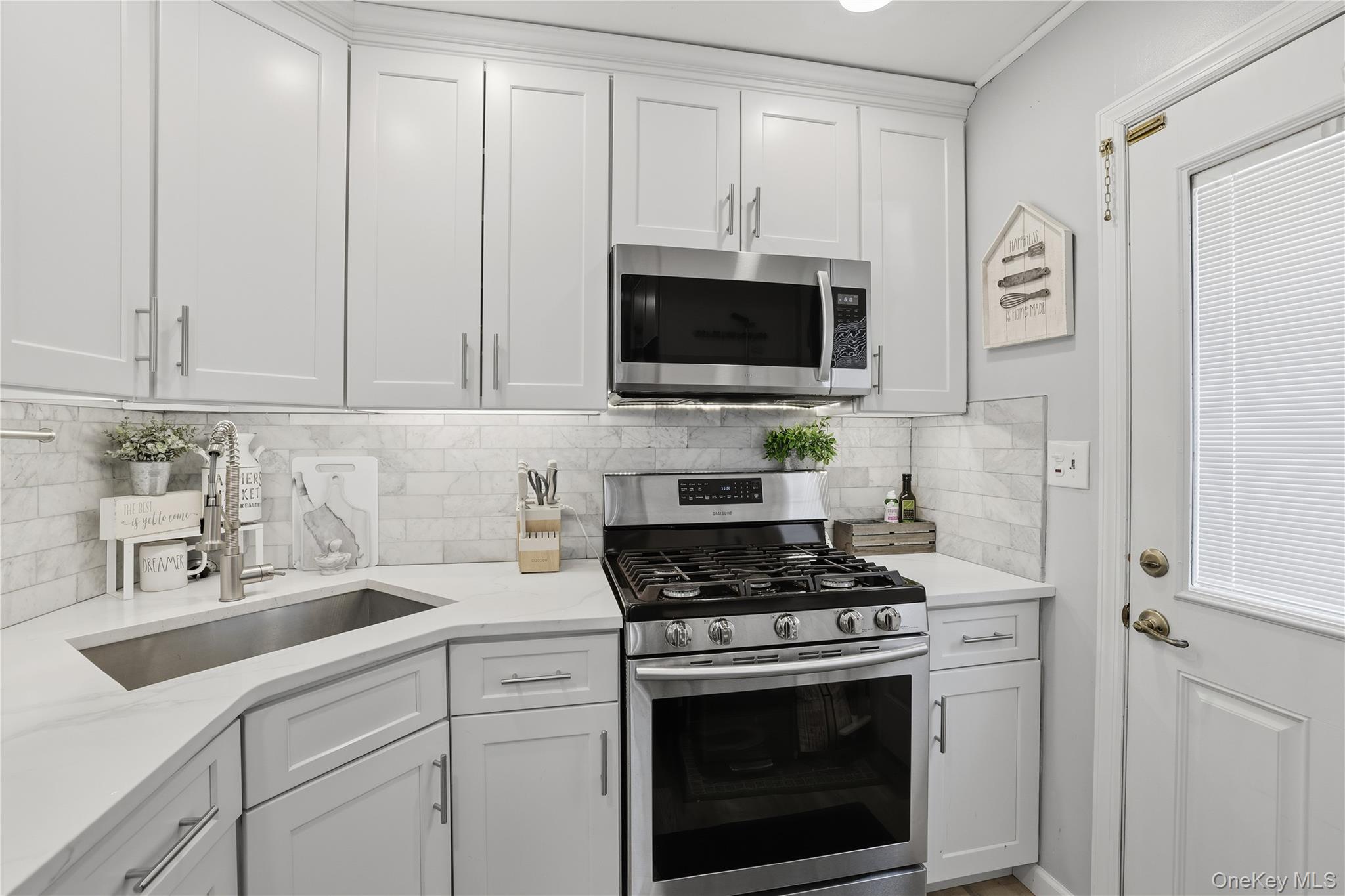 #9 photo, 215 Monroe Street, Franklin Square , NY 11010