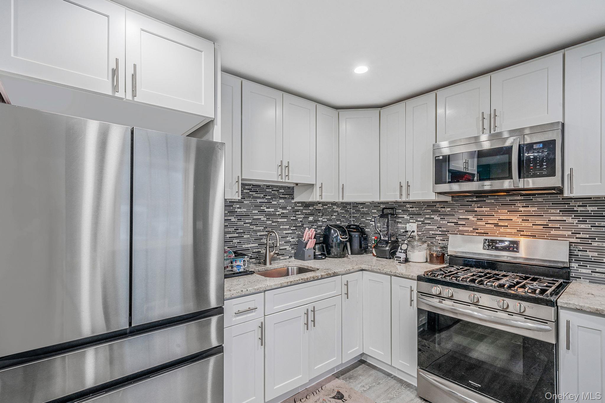 #10 photo, 9 Amfer Court, Bay Shore , NY 11706