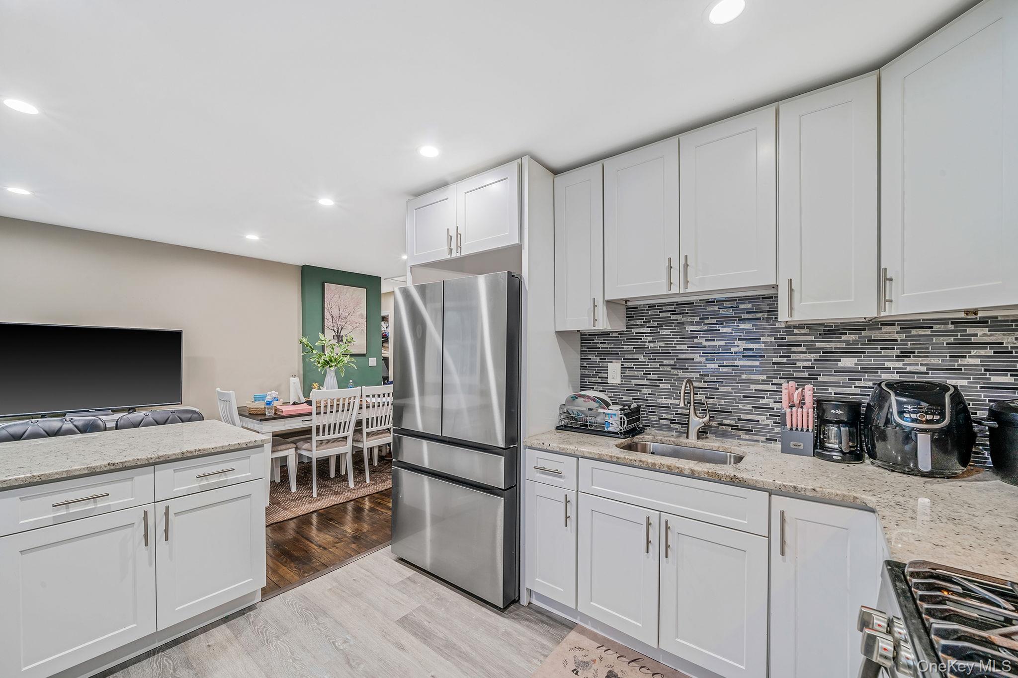 #11 photo, 9 Amfer Court, Bay Shore , NY 11706