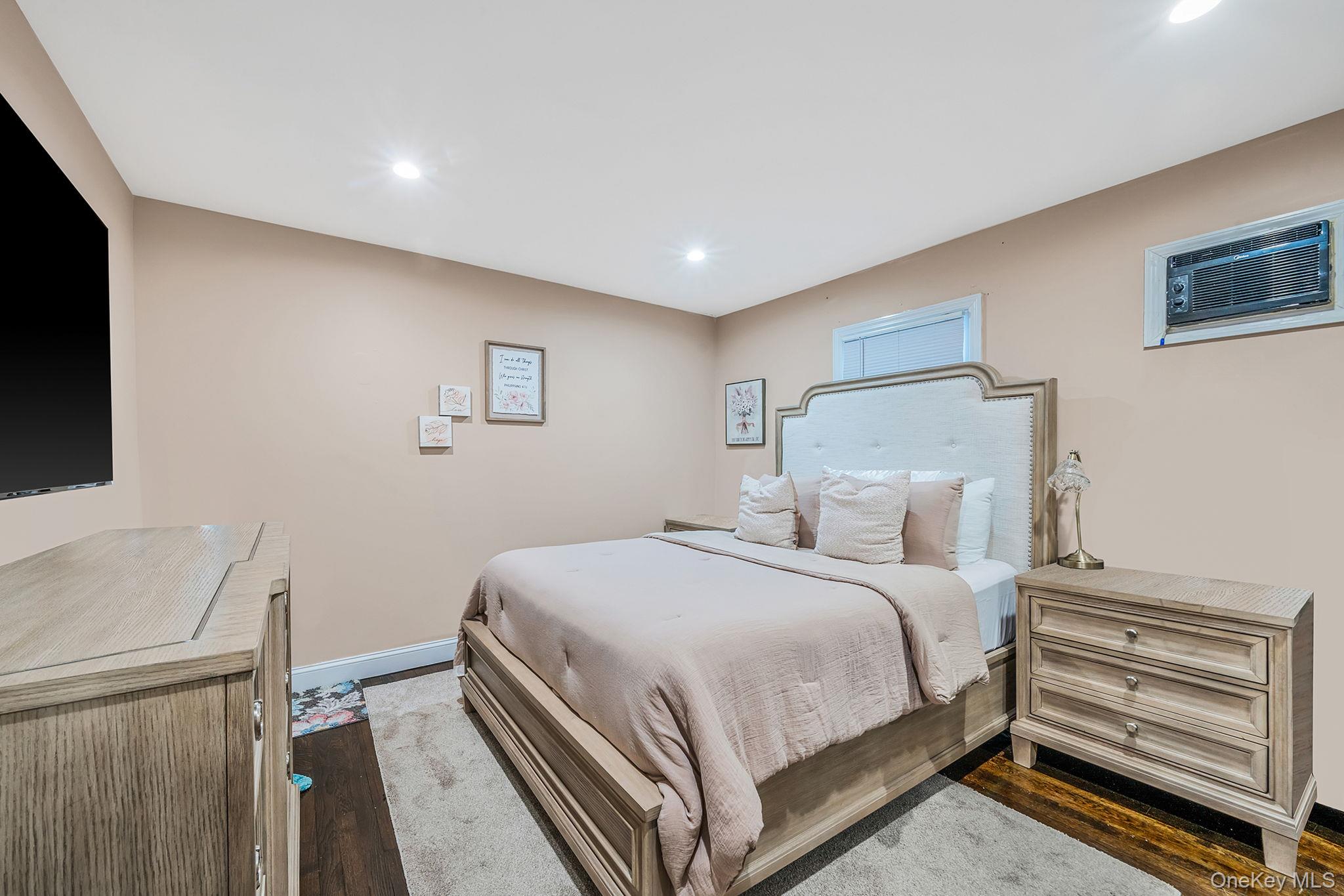 #12 photo, 9 Amfer Court, Bay Shore , NY 11706