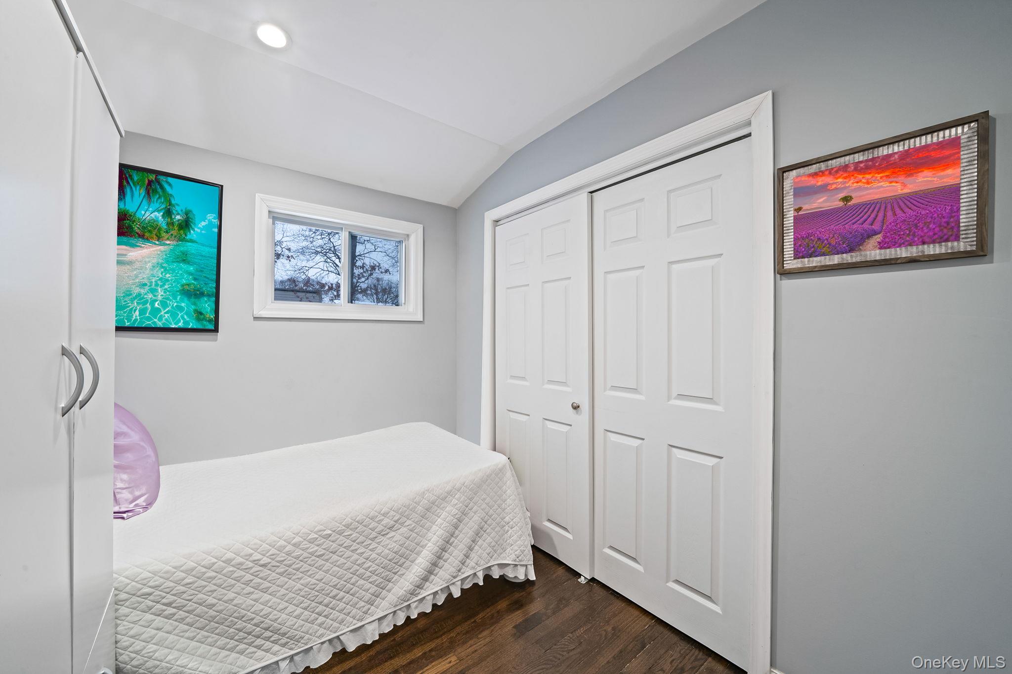 #13 photo, 9 Amfer Court, Bay Shore , NY 11706