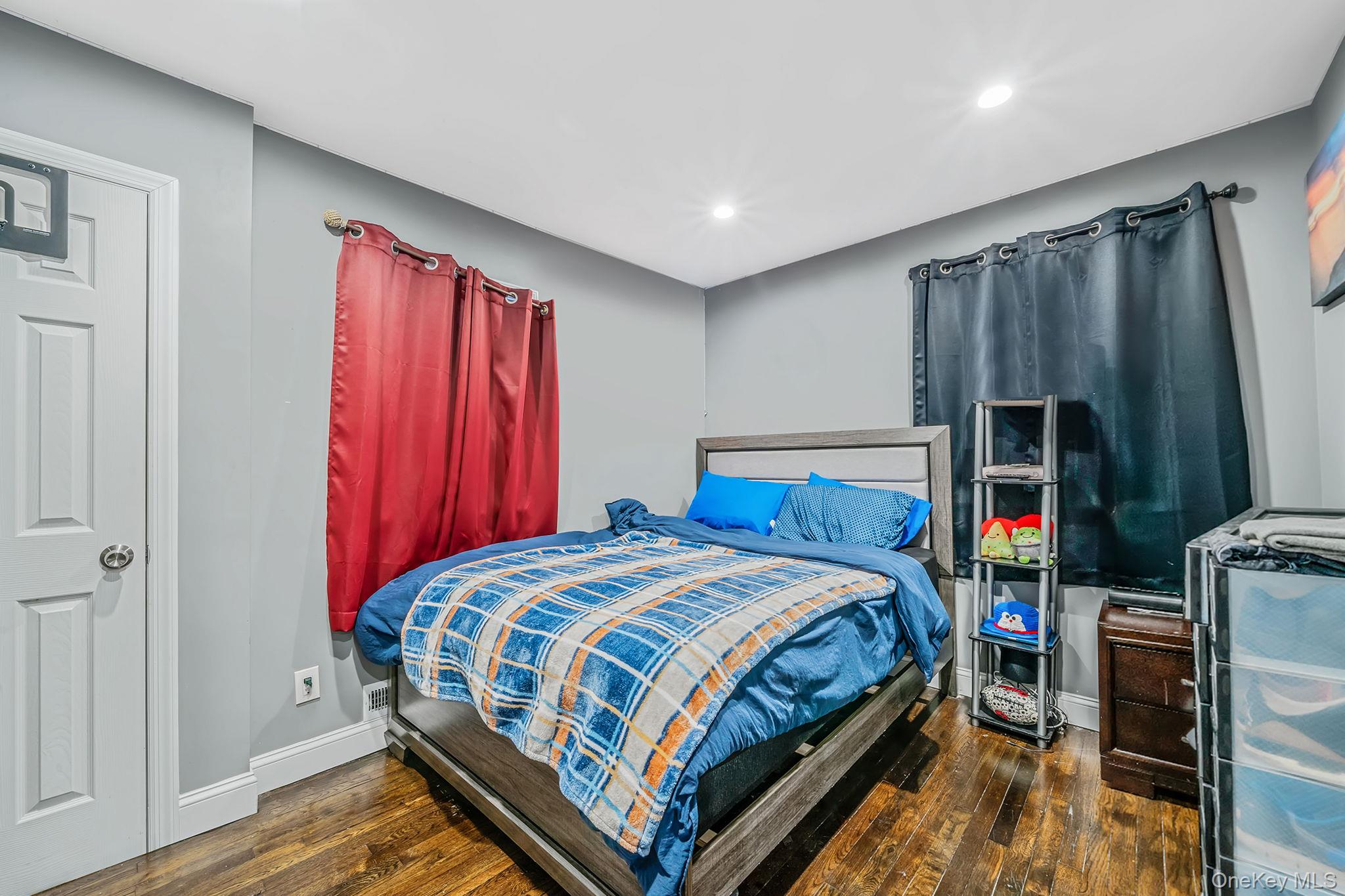 #14 photo, 9 Amfer Court, Bay Shore , NY 11706