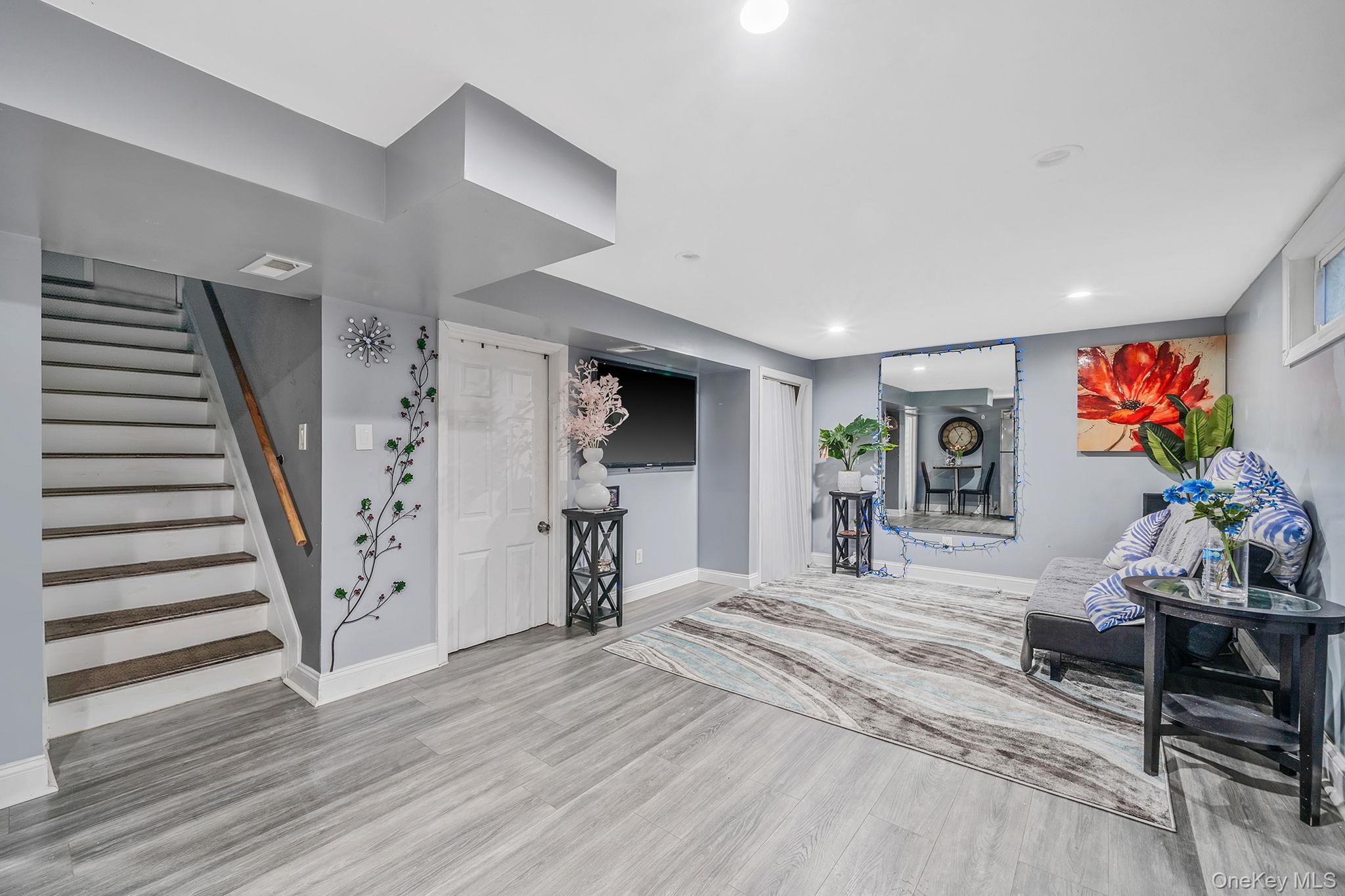 #16 photo, 9 Amfer Court, Bay Shore , NY 11706