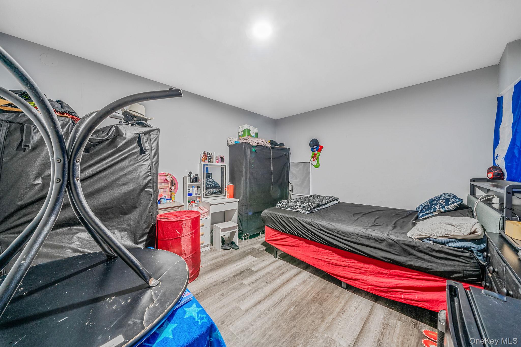 #18 photo, 9 Amfer Court, Bay Shore , NY 11706