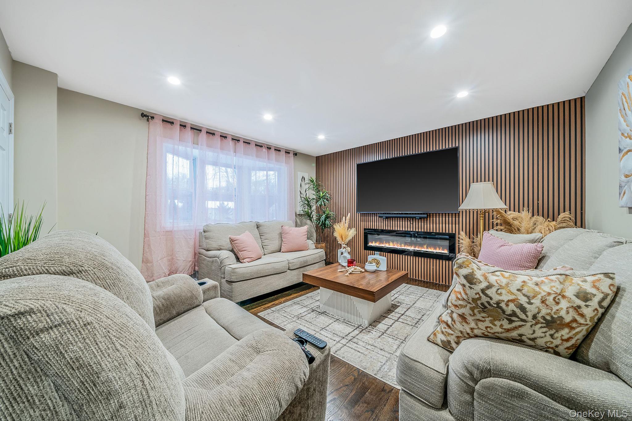 #5 photo, 9 Amfer Court, Bay Shore , NY 11706