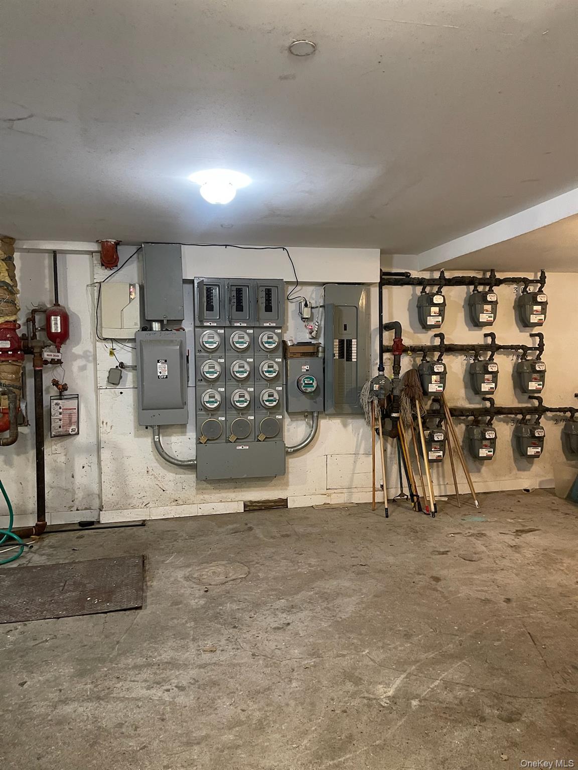 #6 photo, 3732 107th Street, Corona , NY 11368