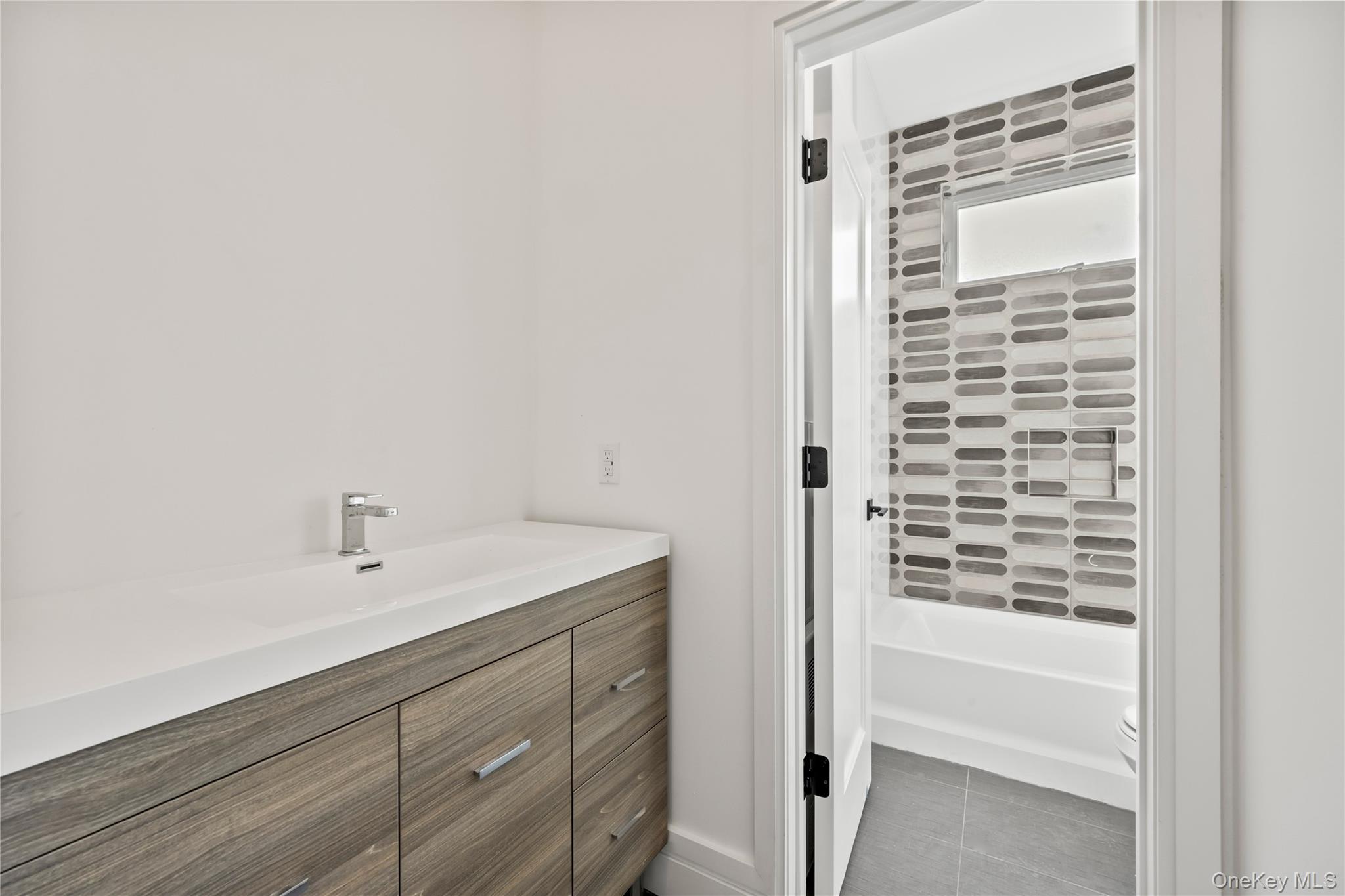 #16 photo, 10 Memorial Park, Spring Valley , NY 10977