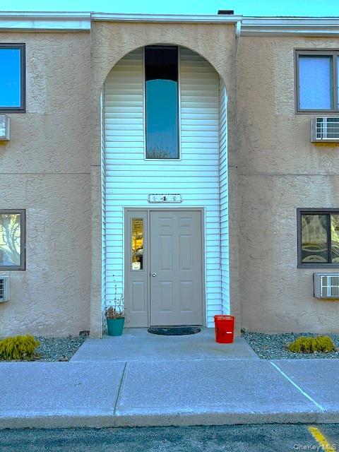 #1 photo, 4 Scarborough Lane, Wappingers Falls , NY 12590