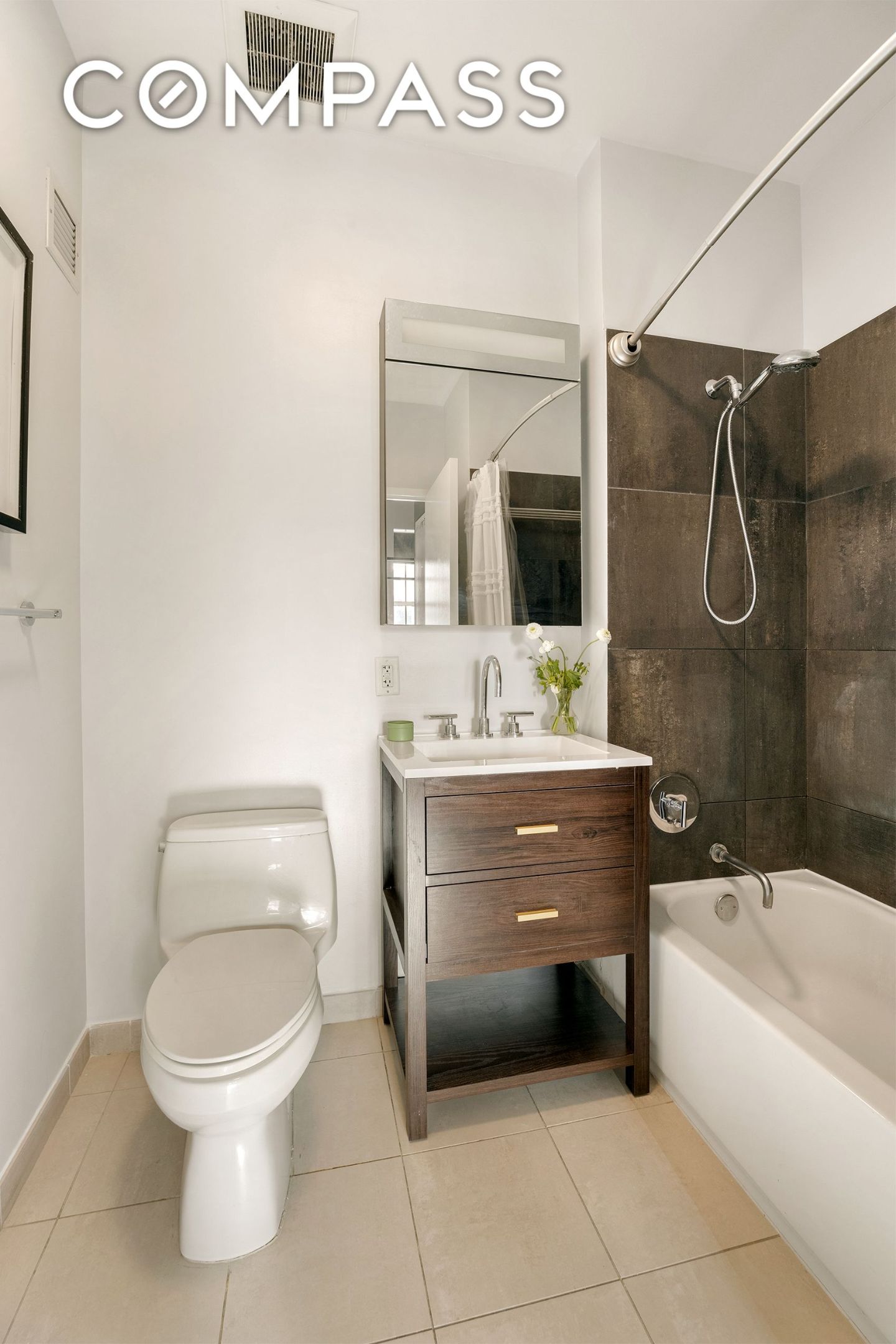 #8 photo, 184 Kent Avenue, Williamsburg , NY 11249